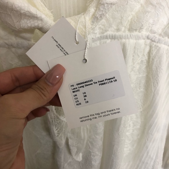 Misguided Lace Romper - Picture 6 of 6